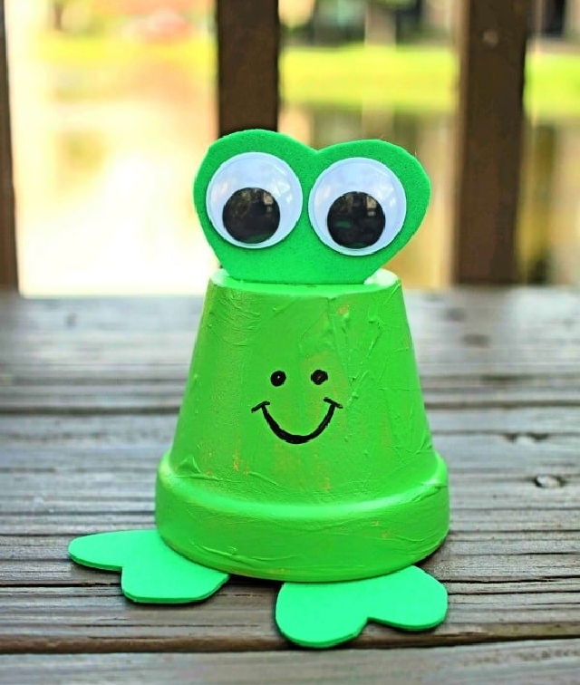 Adorable DIY Flower Pot Frog Ideas