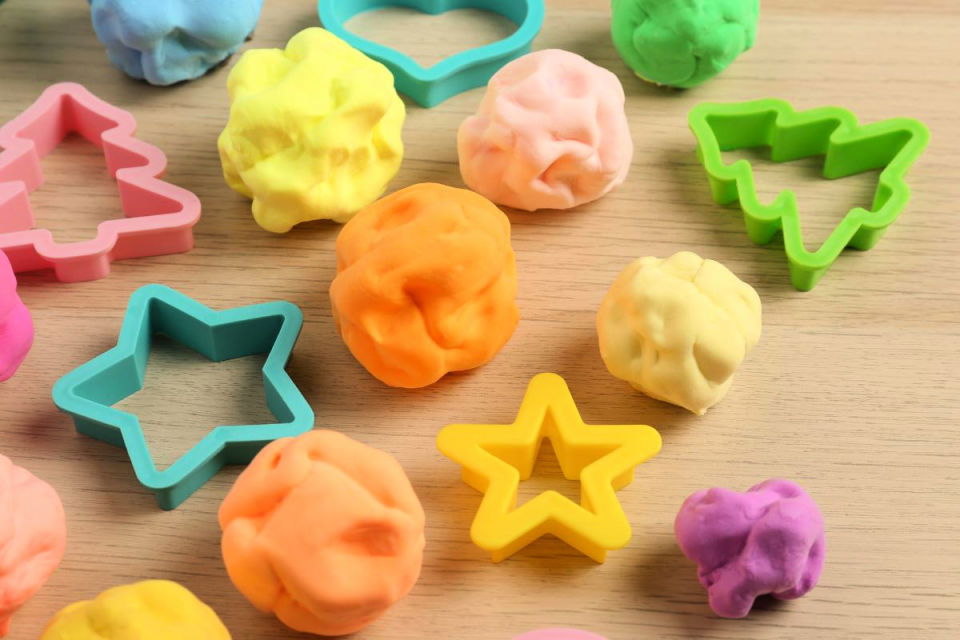 Cheap DIY Playdough in 5 minutes