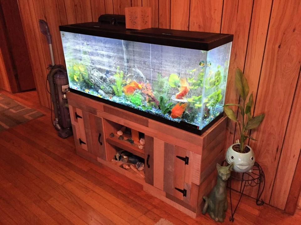 DIY Pallet Wood Fish Tank Stand