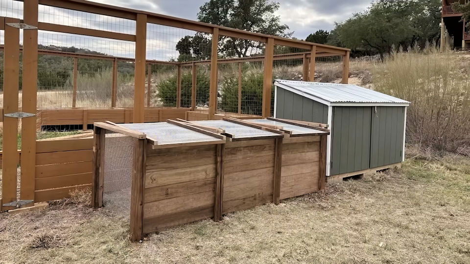 easy DIY compost bin