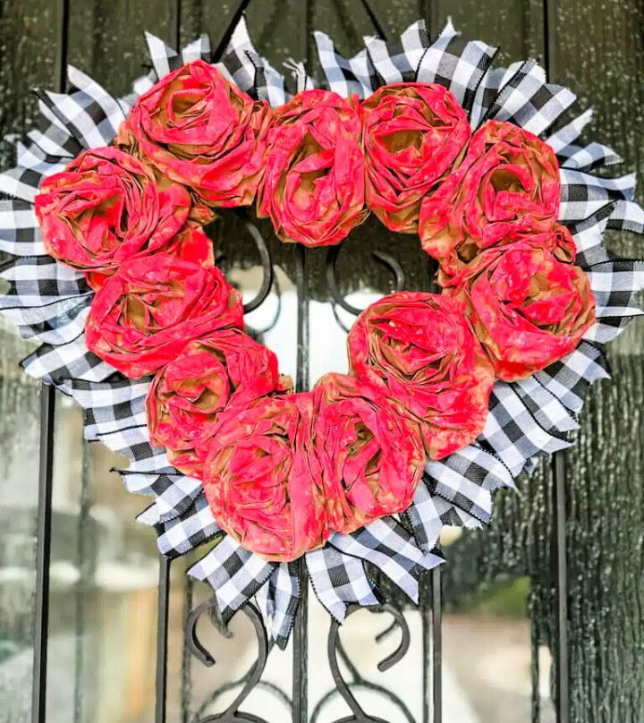 Making a Paper Rose for Wreath