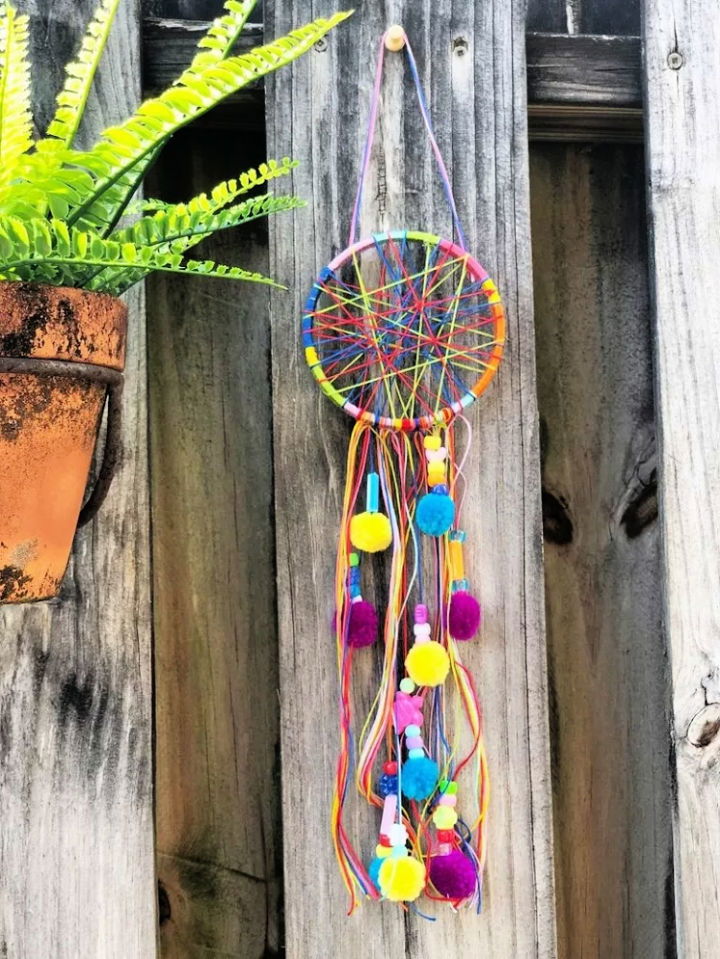 Quick and Easy DIY Dream Catcher