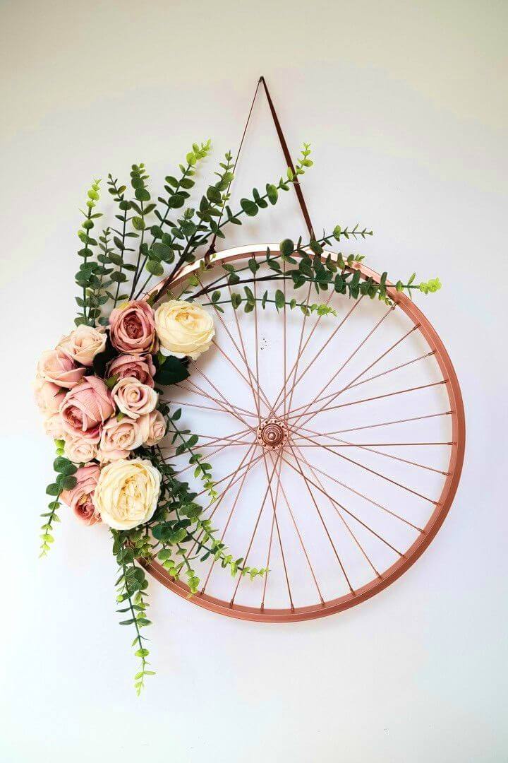 Recycle an Old Bike Frame Into a Wreath